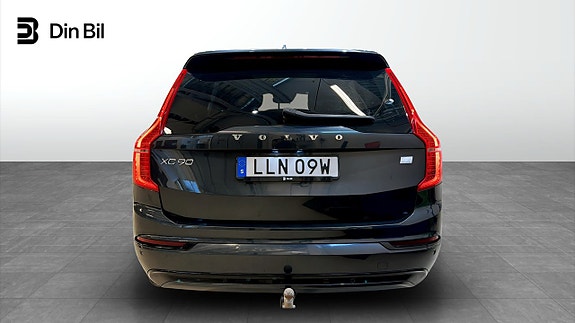 Volvo XC90 5 of 24