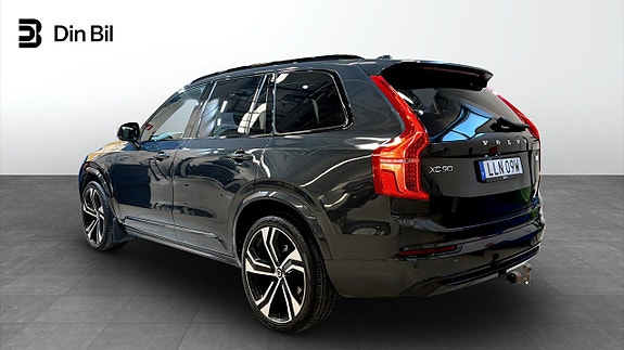Volvo XC90 3 of 24