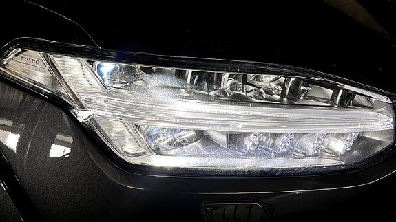 Volvo XC90 18 of 24
