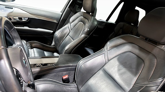 Volvo XC90 8 of 24