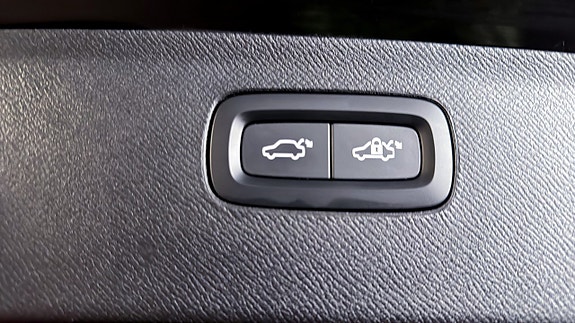 Volvo XC90 16 of 24