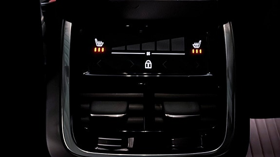 Volvo XC90 24 of 24