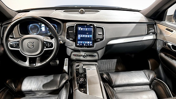 Volvo XC90 11 of 24