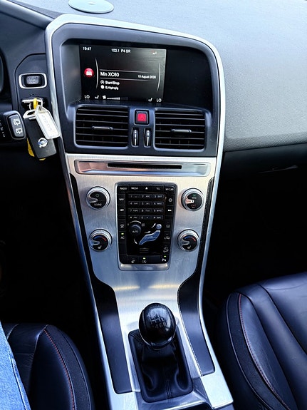 Volvo XC60 16 of 19