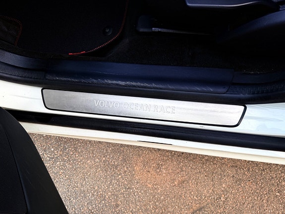 Volvo XC60 13 of 19
