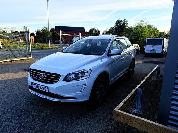 Volvo XC60 3 of 19