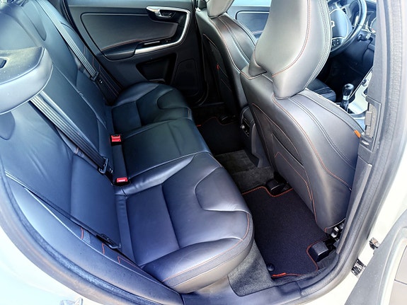 Volvo XC60 10 of 19
