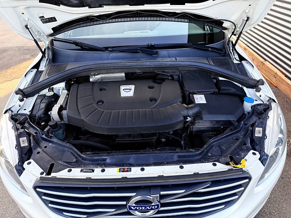 Volvo XC60 14 of 19