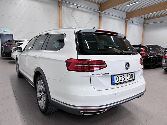 Volkswagen Passat Alltrack 9 of 19