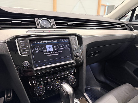 Volkswagen Passat Alltrack 12 of 19