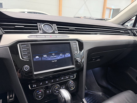 Volkswagen Passat Alltrack 14 of 19