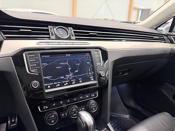 Volkswagen Passat Alltrack 13 of 19