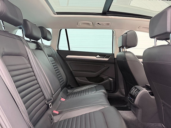 Volkswagen Passat Alltrack 19 of 19