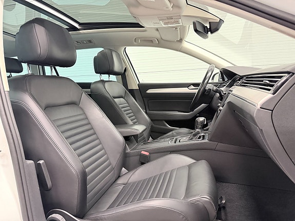Volkswagen Passat Alltrack 18 of 19