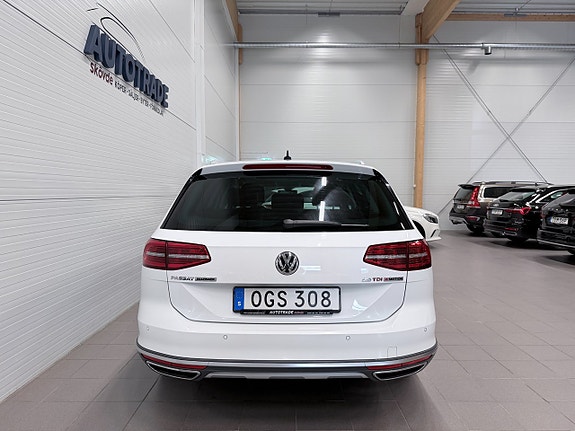 Volkswagen Passat Alltrack 8 of 19