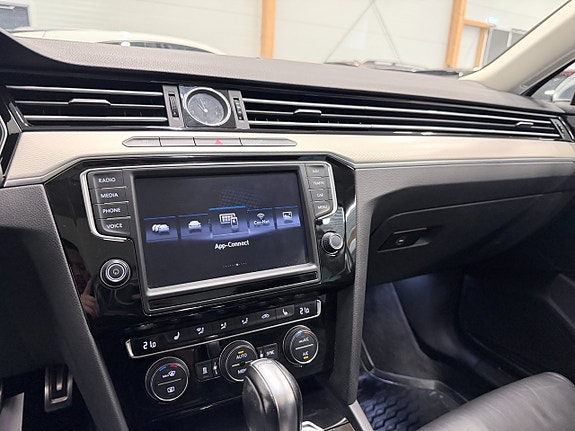 Volkswagen Passat Alltrack 16 of 19