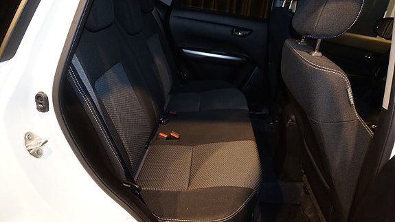 Suzuki Vitara 7 of 16