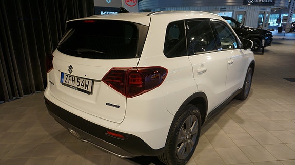 Suzuki Vitara 2 of 16