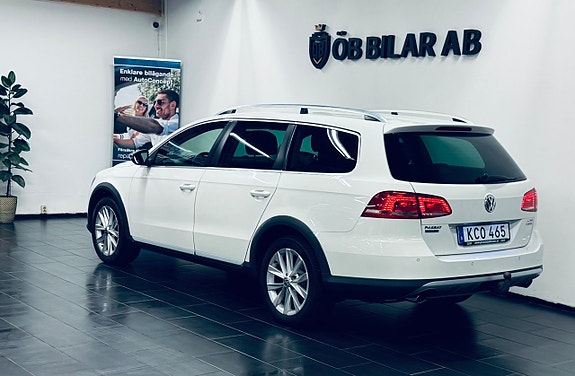 Volkswagen Passat Alltrack 3 of 16