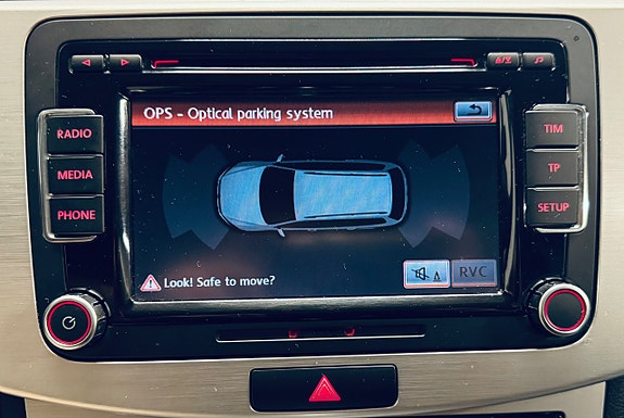 Volkswagen Passat Alltrack 14 of 16
