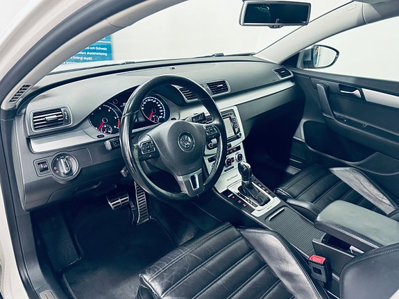 Volkswagen Passat Alltrack 6 of 16