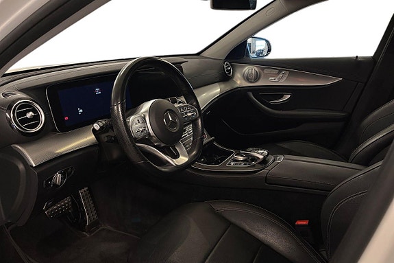 Mercedes-Benz E220 11 of 26