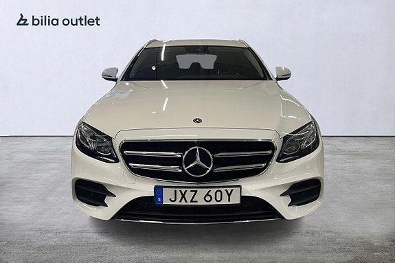 Mercedes-Benz E220 3 of 26