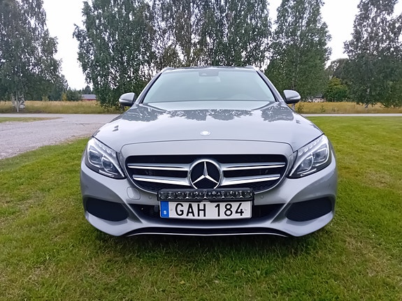 Mercedes-Benz C250 6 of 12