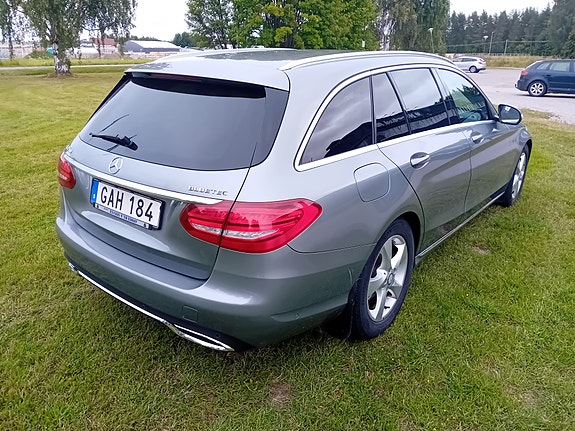 Mercedes-Benz C250 4 of 12