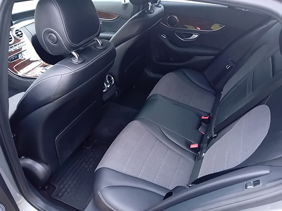 Mercedes-Benz C250 12 of 12