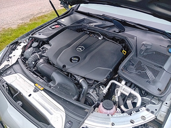 Mercedes-Benz C250 7 of 12