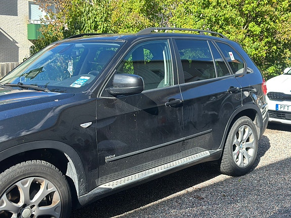 BMW X5 2 of 5