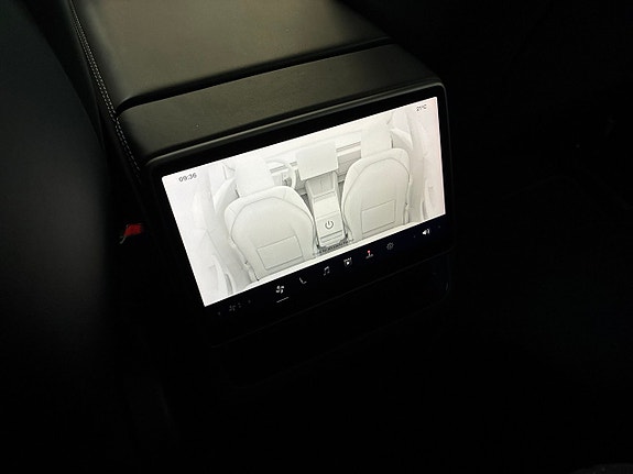 Tesla Model 3 23 of 26
