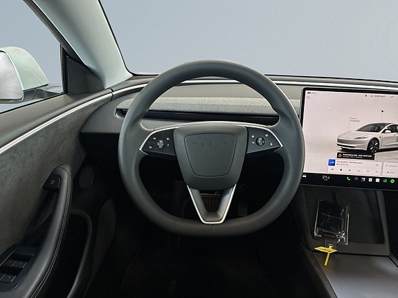 Tesla Model 3 9 of 26
