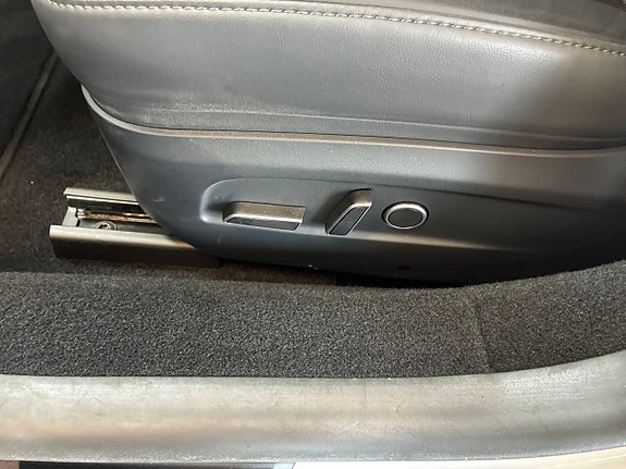 Tesla Model 3 19 of 26