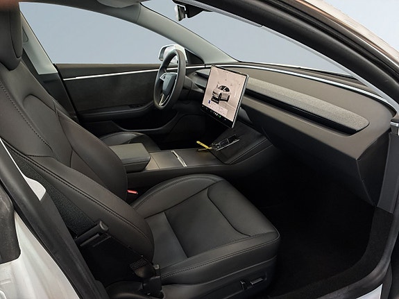 Tesla Model 3 10 of 26