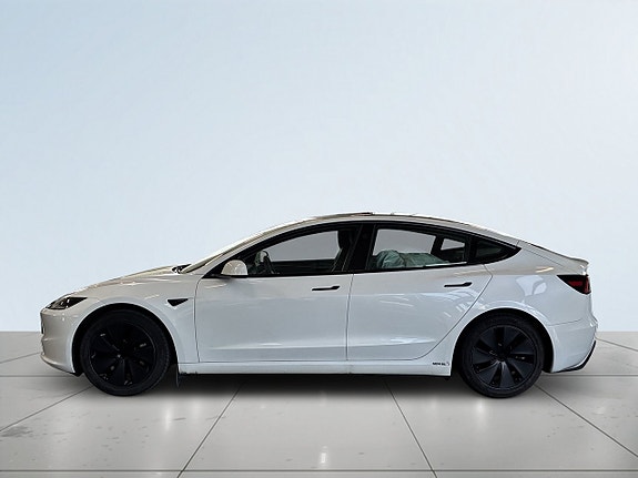 Tesla Model 3 4 of 26
