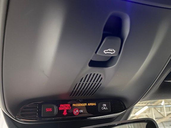 Volvo V40 16 of 20