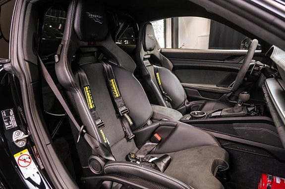Porsche 911 GT3 9 of 18