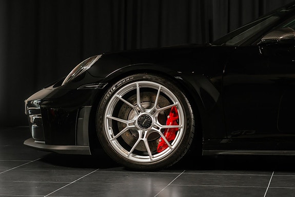 Porsche 911 GT3 6 of 18