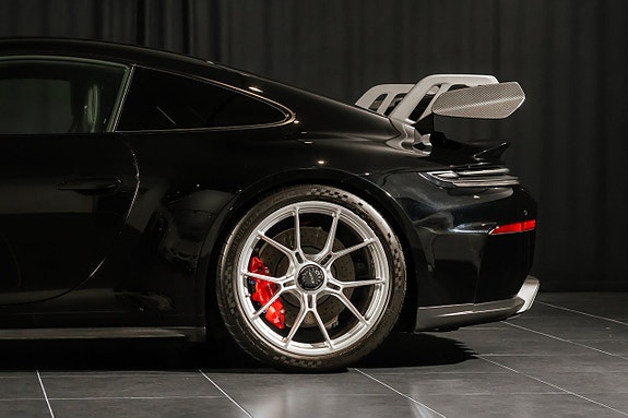 Porsche 911 GT3 12 of 18