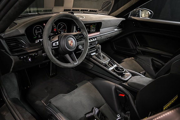 Porsche 911 GT3 7 of 18