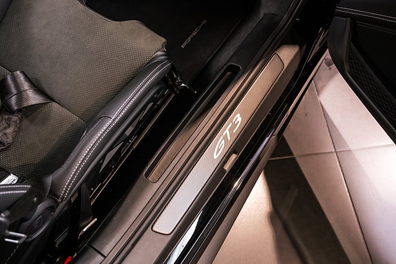 Porsche 911 GT3 17 of 18