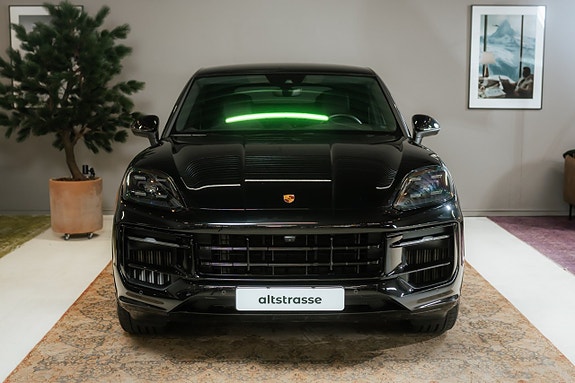 Porsche Cayenne 4 of 30