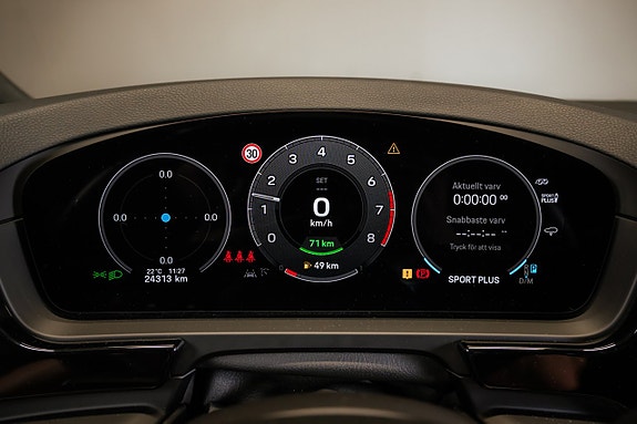 Porsche Cayenne 17 of 30