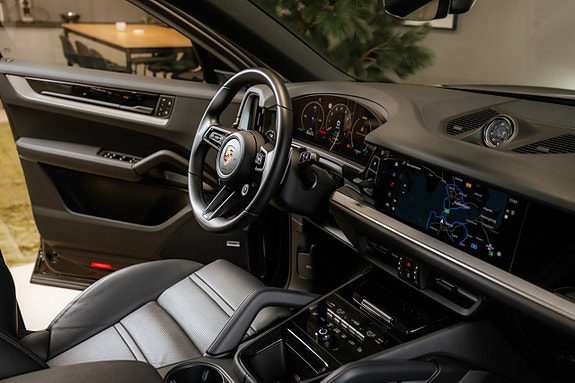 Porsche Cayenne 23 of 30