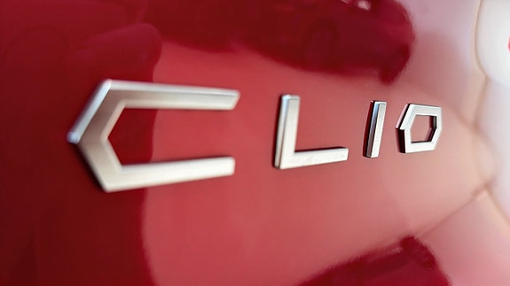 Renault Clio 28 of 28