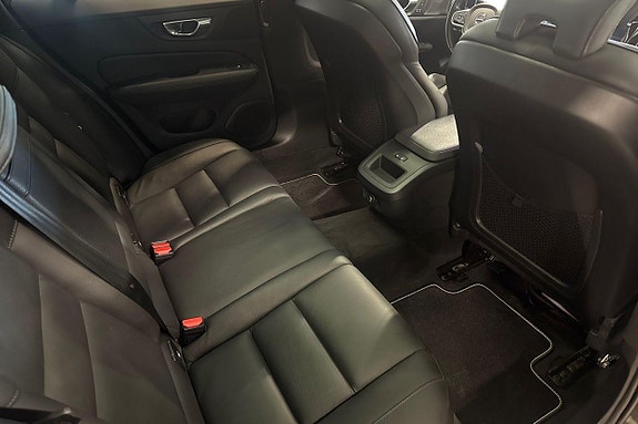 Volvo V60 13 of 30