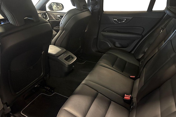 Volvo V60 14 of 30