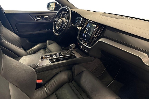 Volvo V60 9 of 30